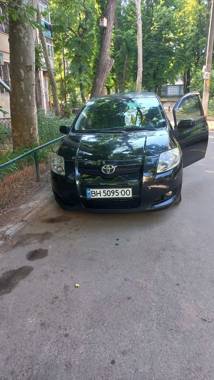 Продам автомобиль Toyota Auris