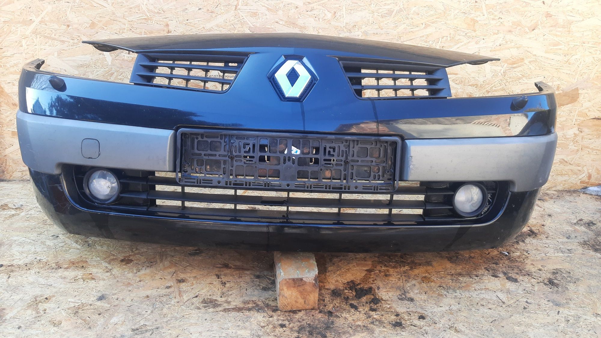 Lak. NV676 zderzak przedni Renault Megane 2 II skryski