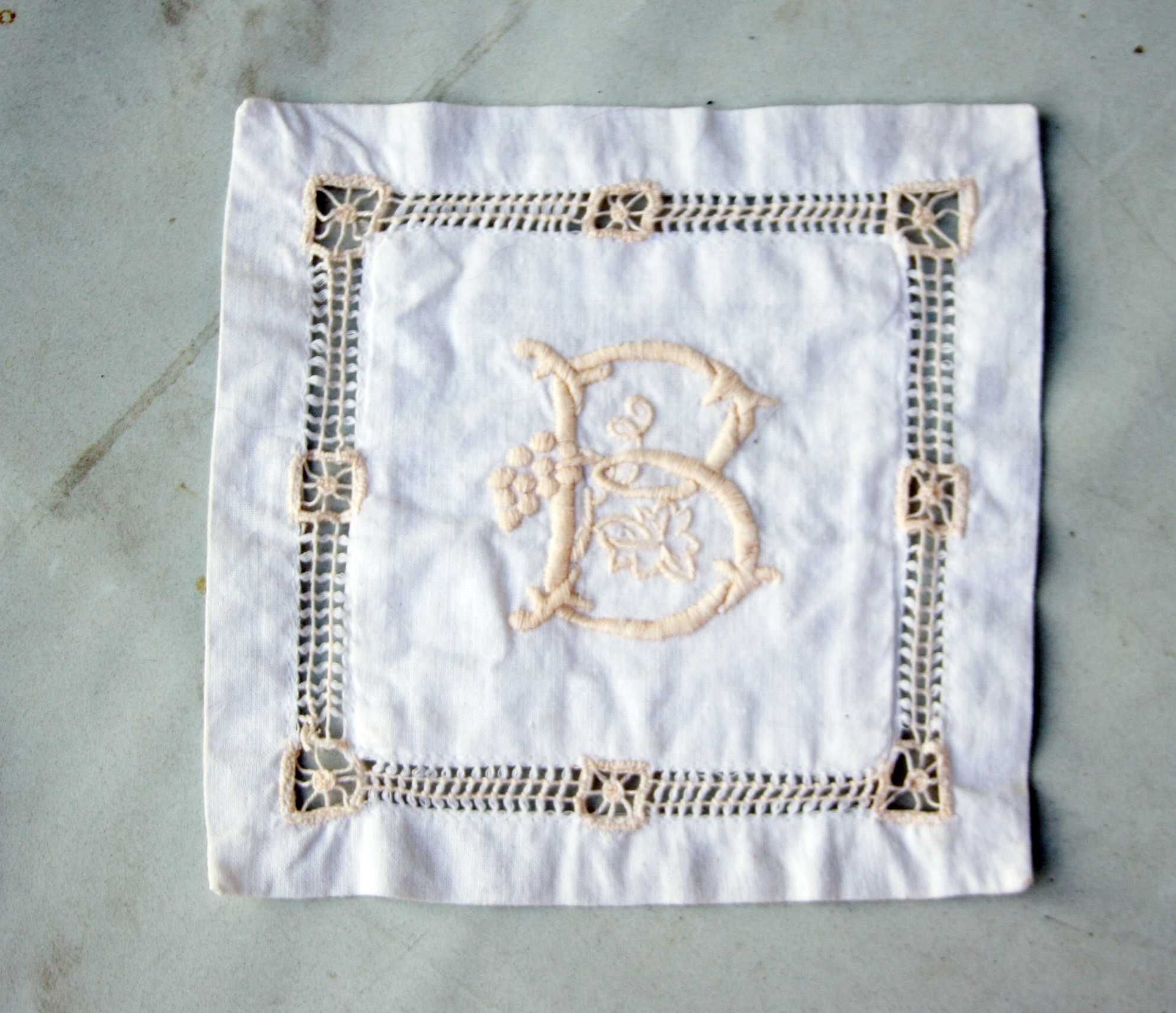 handmade poszewka na poduszeczke chrzest chrzciny B haft noworodek
