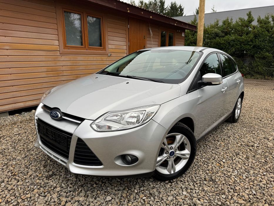 Ford Focus 1.6 125KM podgrzewana szyba i fotele bardzo zadbany FVAT23%