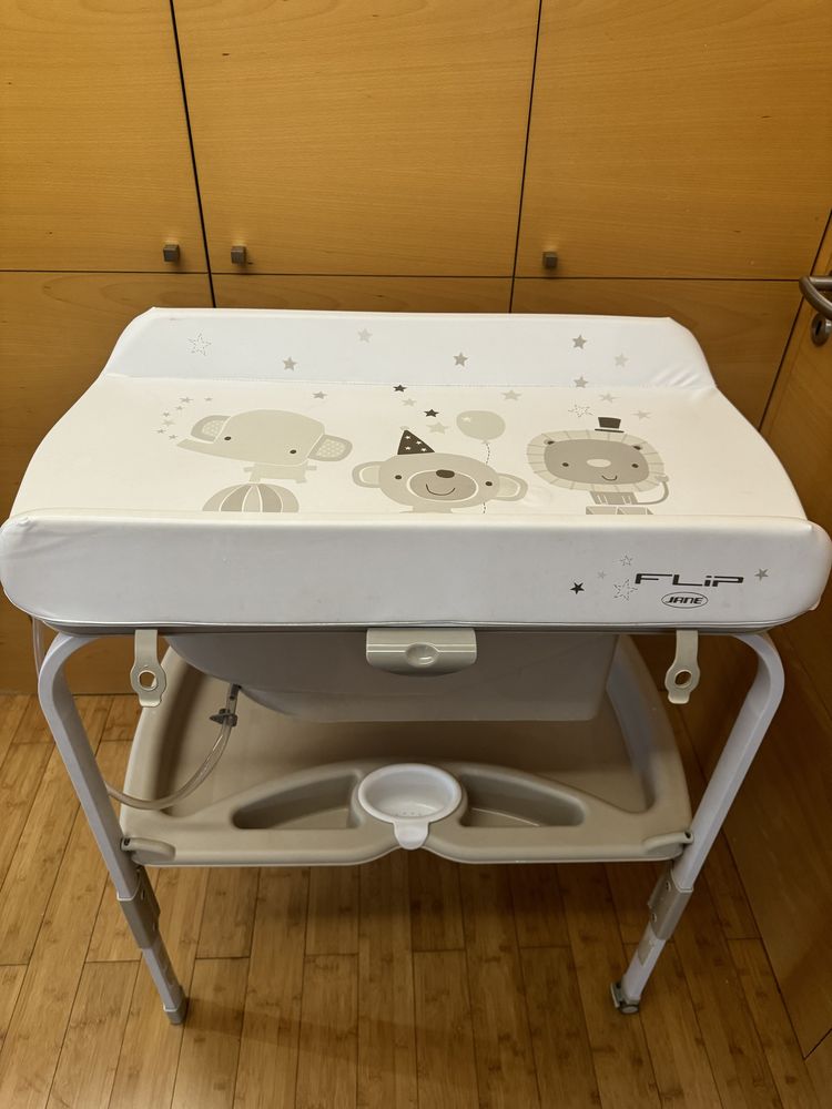 Banheira de bebe marca Jané