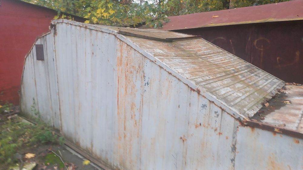 Продається.  Гараж з місцем, на Відрадному "мушля або ракушка" .