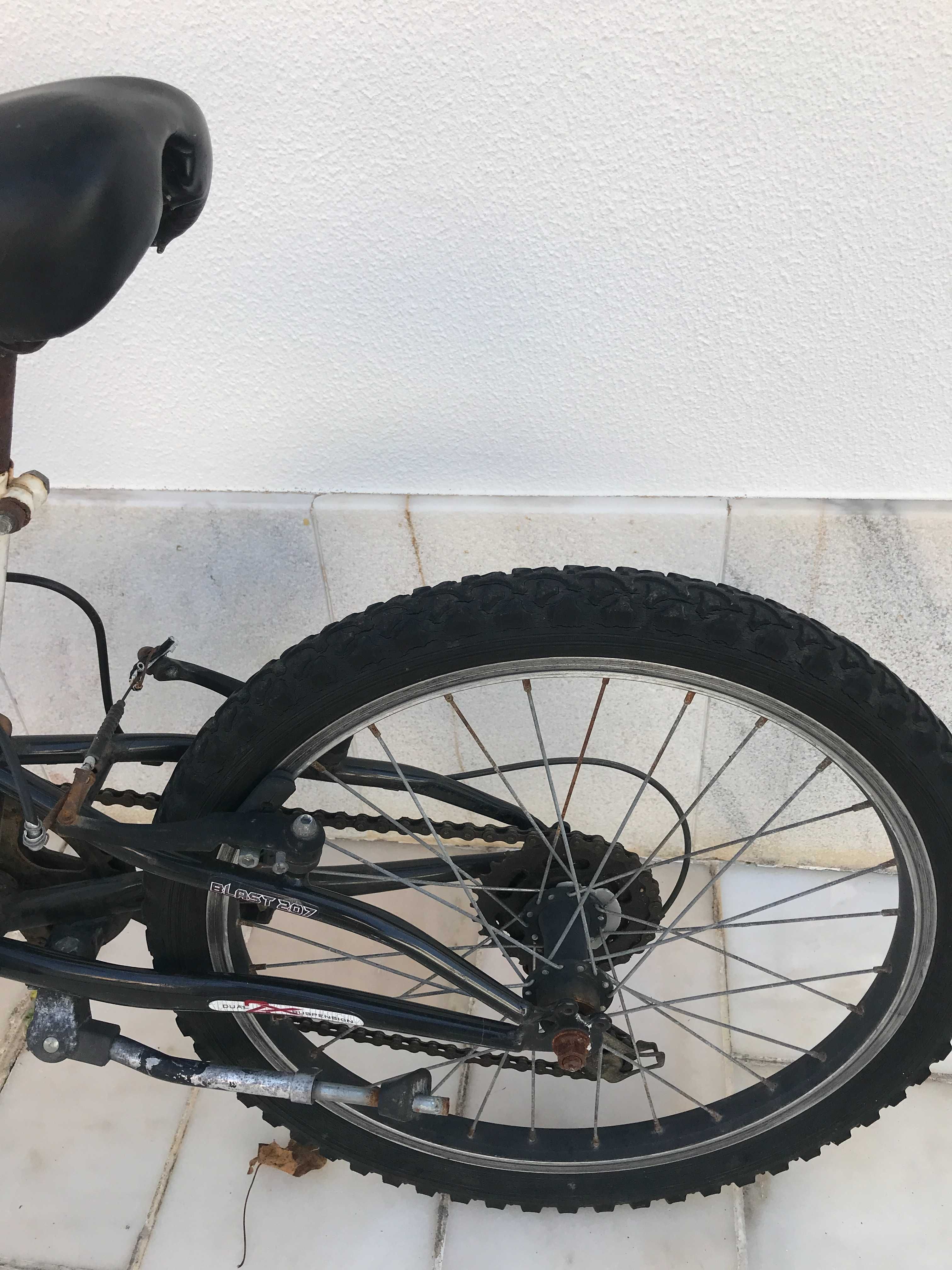 Bicicleta criança com amortecedores