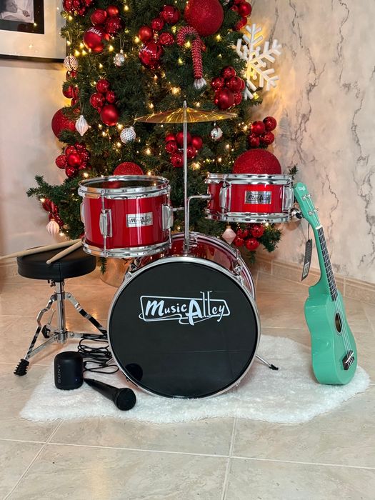 Bateria para crianças. Brinquedo.