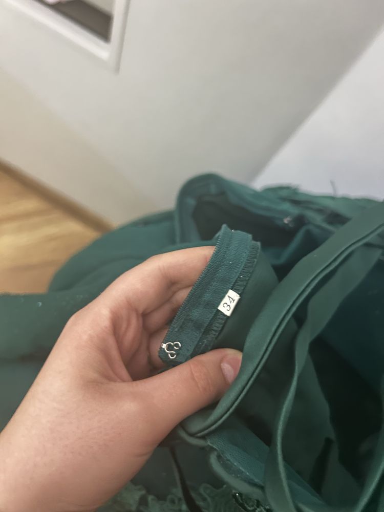Sukienka butelkowa zieleń 34
