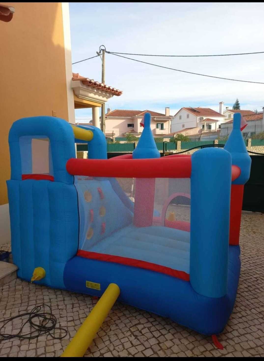 Aluguer de Insuflável