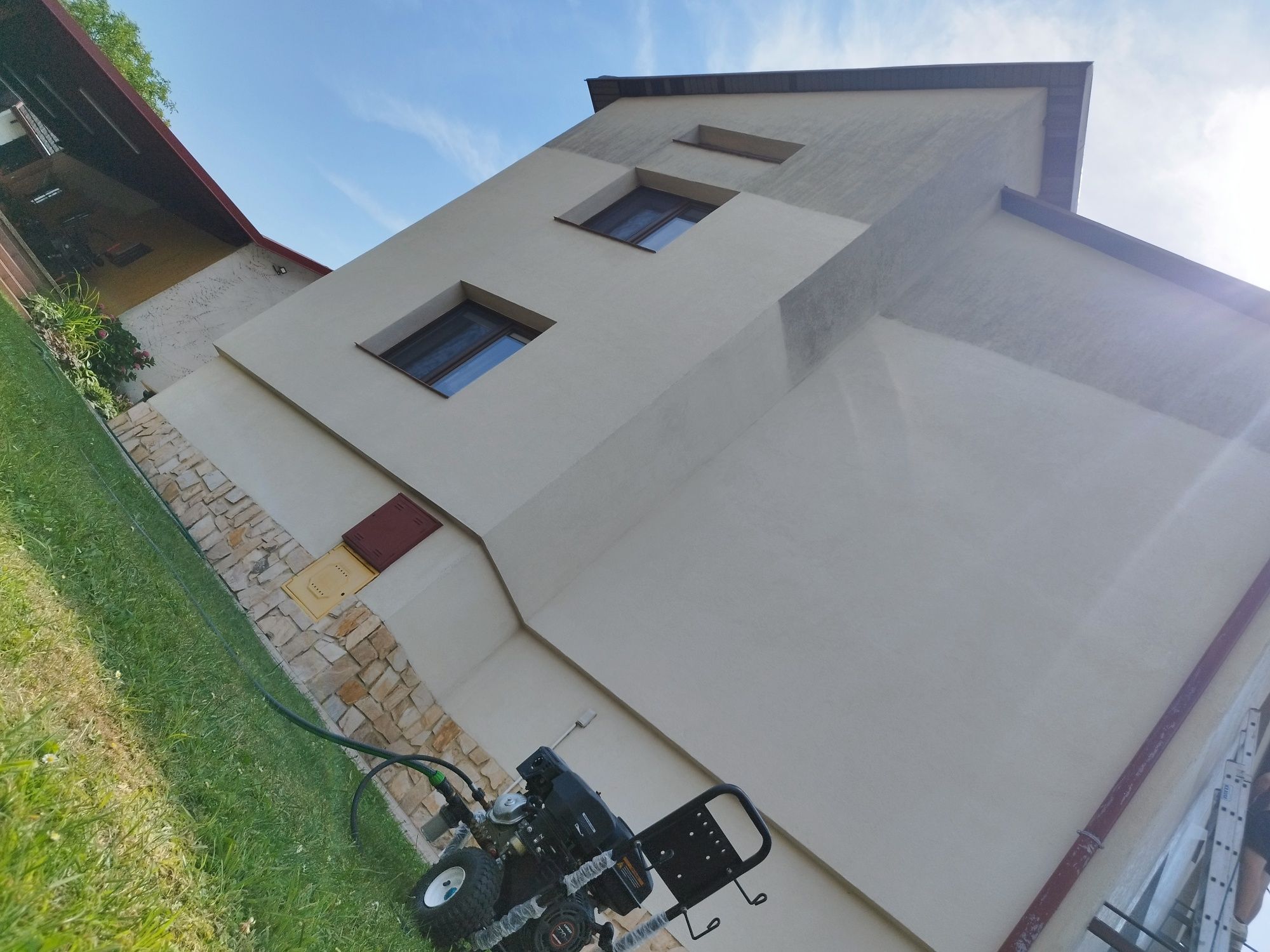 Mycie - Malowanie dachów Mycie elewacji technologia soft wash