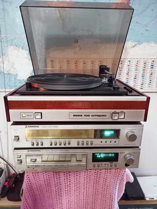 Проигрыватель виниловых пластинок Вега 106 в