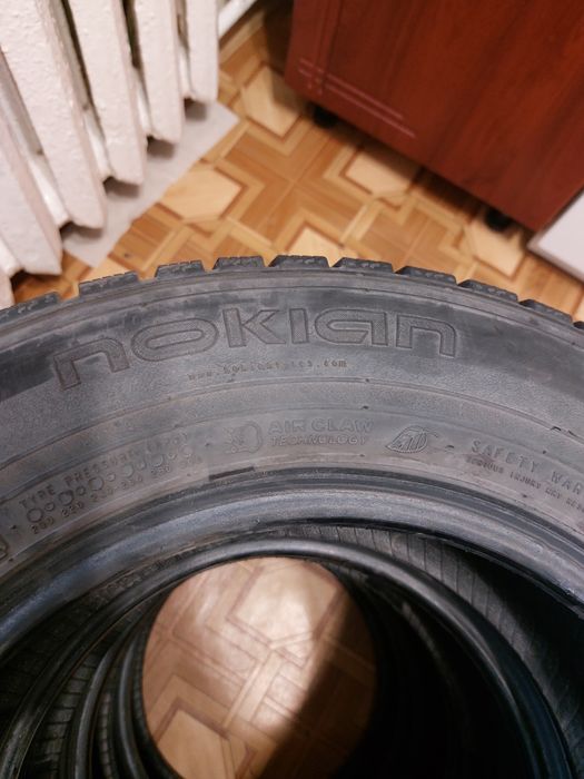Комплект зимових шин Nokian  175/70 R13  Б/У.