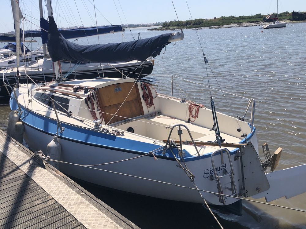 Veleiro de regata/cruzeiro Belouga jet (Bjet)