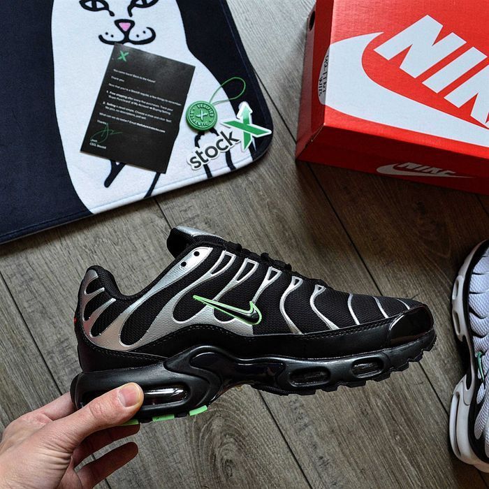 Мужские кроссовки Nike Air Max Plus Tn 'Black Silver Green Strike'