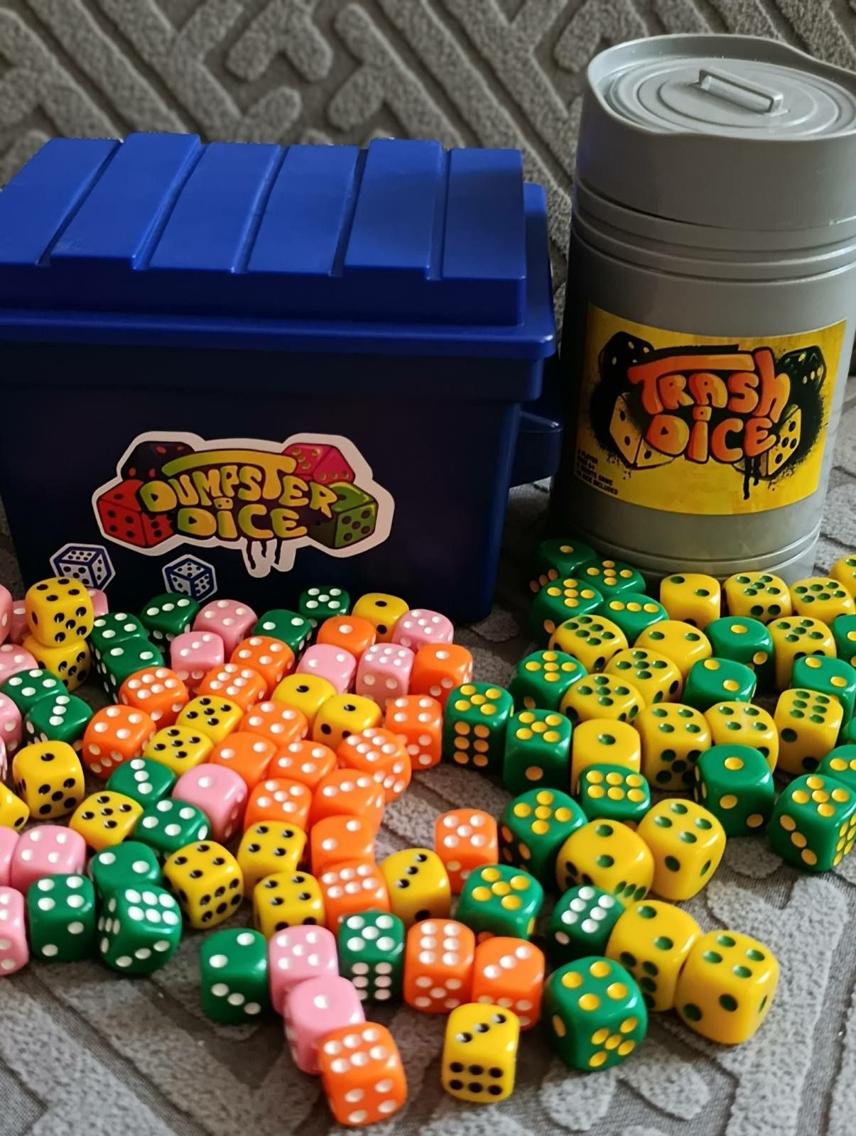 Гра з кубиками, trash dice, dumpster dice