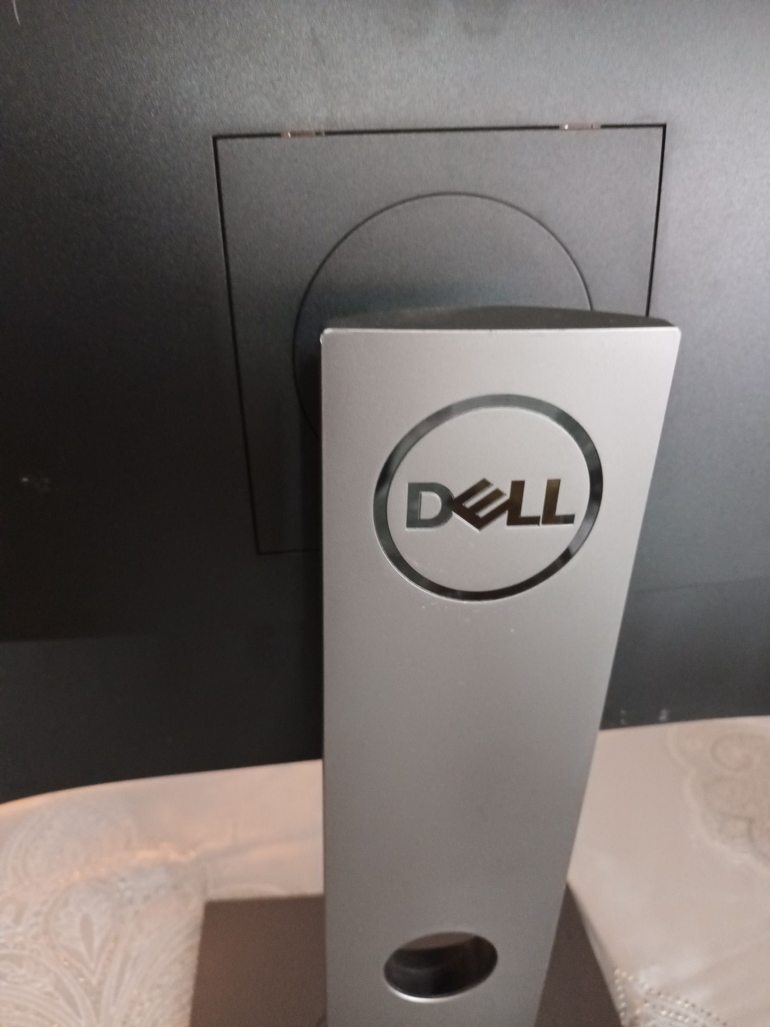 Monitor Dell 24 cali