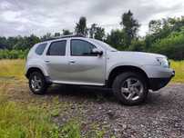 Duster 4x4  hak klimatyzacja