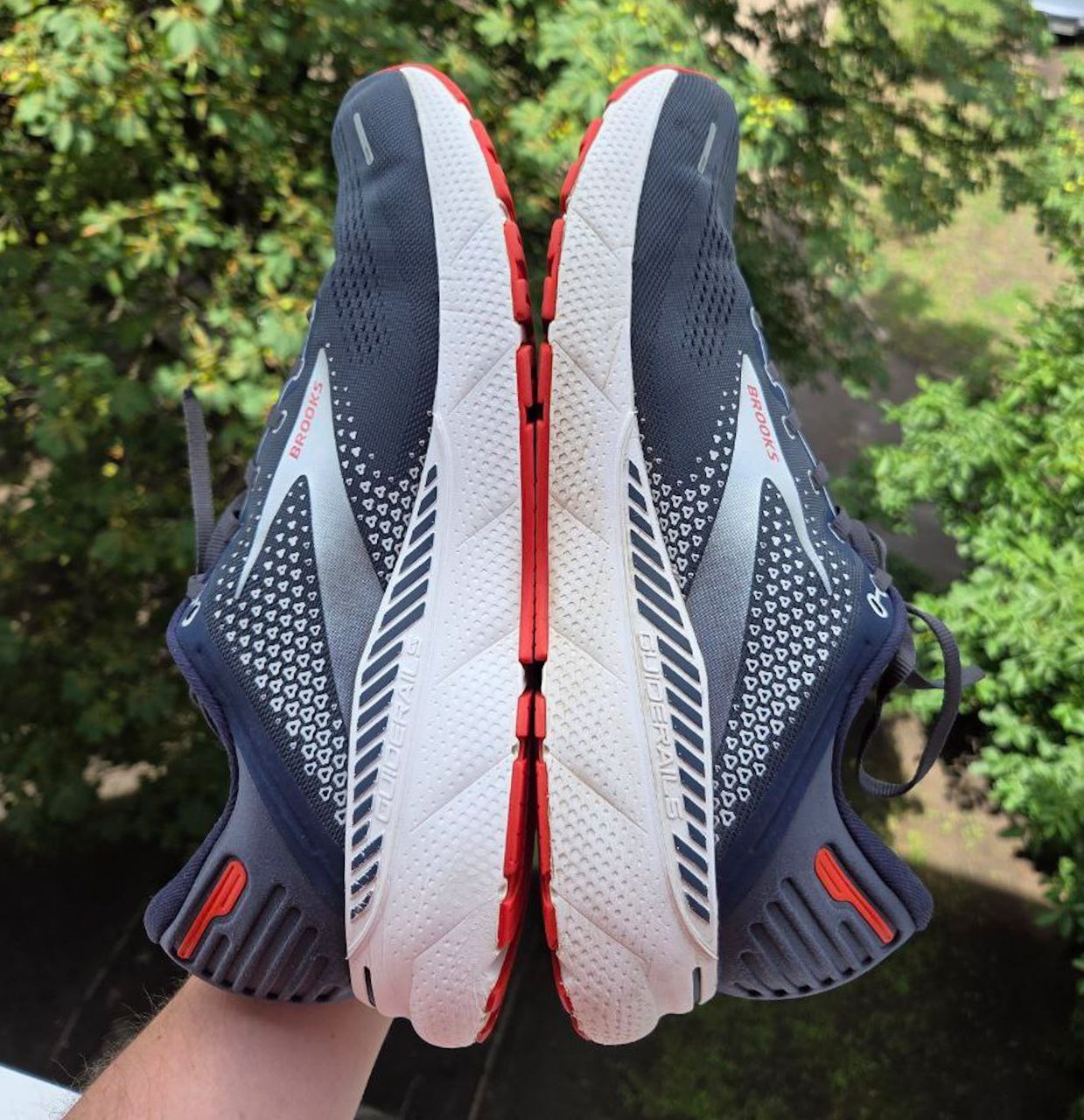 48.5р Brooks Adrenaline GTS 22 чоловічі спортивні кросівки