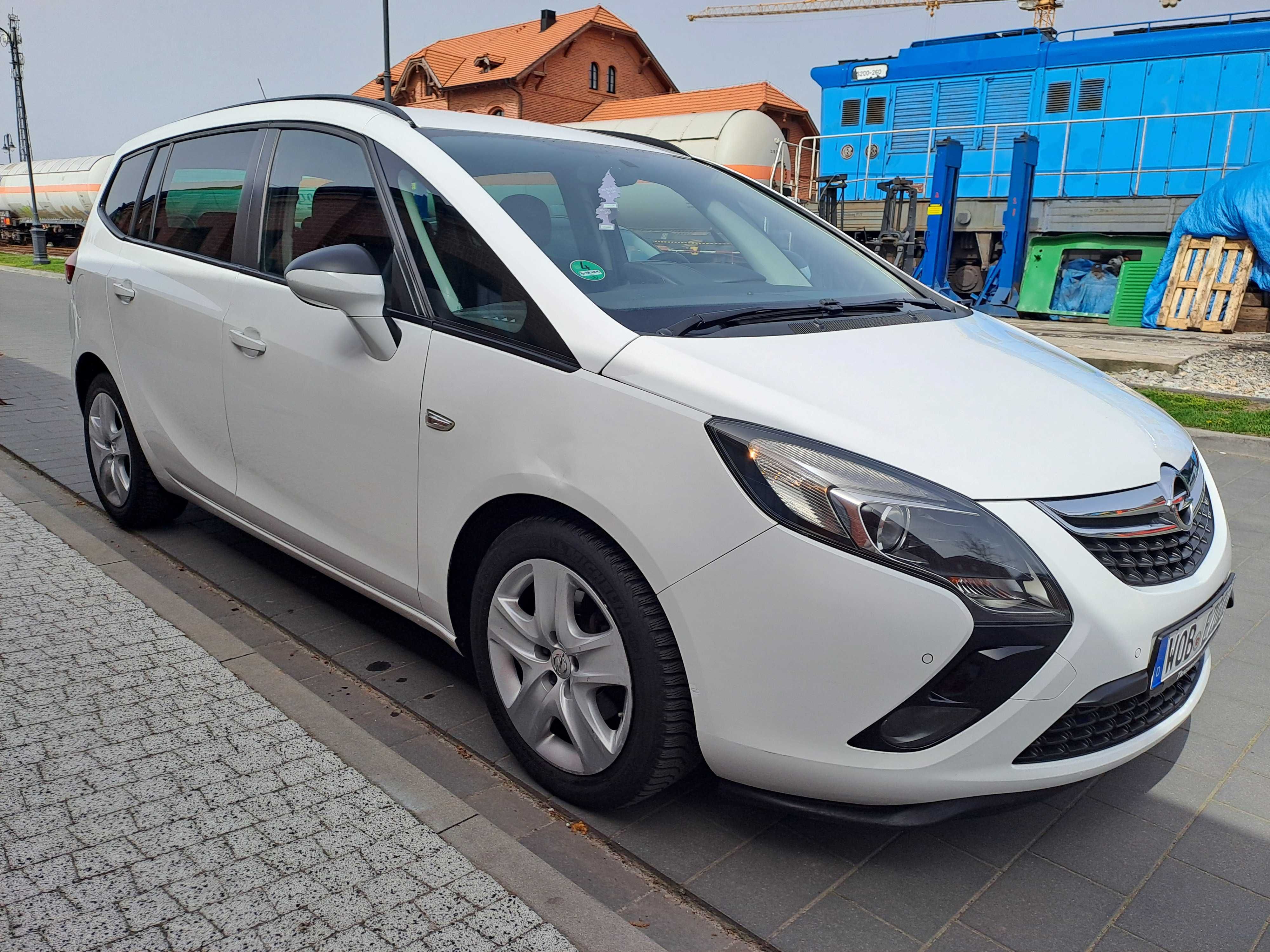 Opel Zafira C 2015r z Niemiec Bezwypadkowa