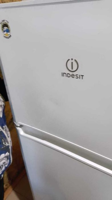 Холодильник б/у Indesit