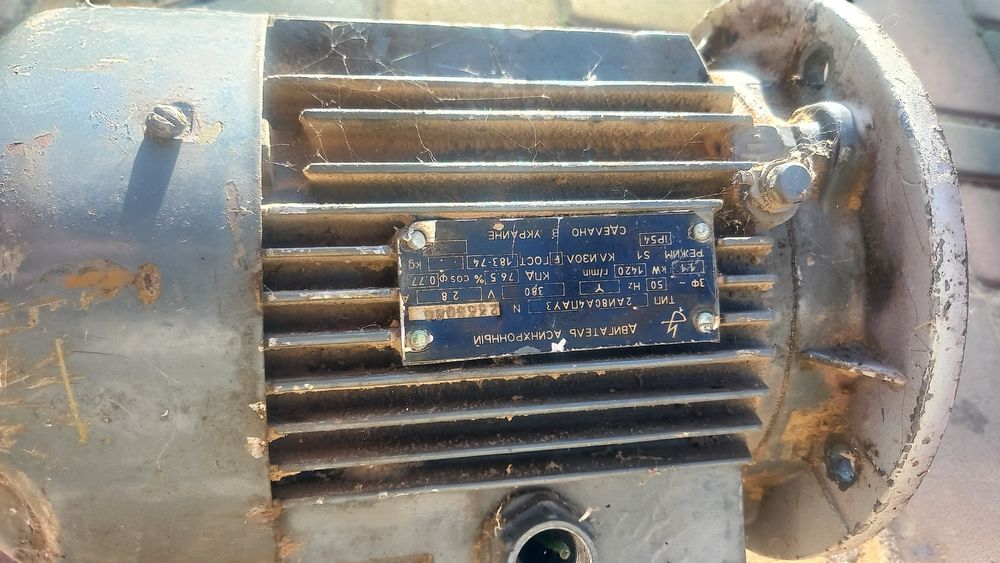 продаю електро двигатель 1.1квт