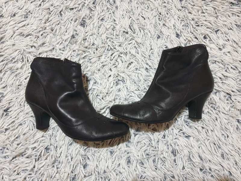 czarne botki do kostek na średnim obcasie, r. 38, Vagabond, 100% skóra