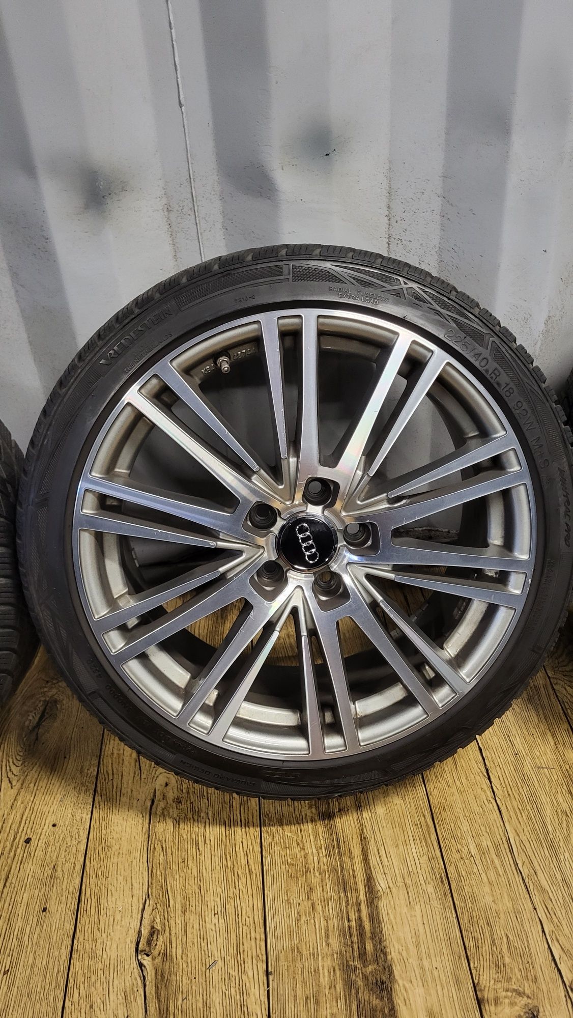 Alufelgi Audi 18" 5x112 z oponami 225/40 R18 A3 8V A4 B9 B8 B7 A6 TT
