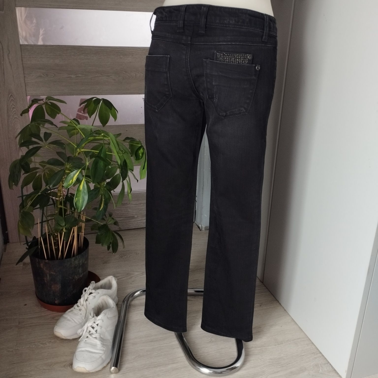 Czarne jeansy damskie Clockhouse | Rozmiar 36/38 | Prosta nogawka