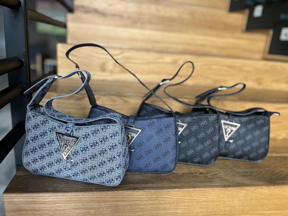 Сумка багет Guess