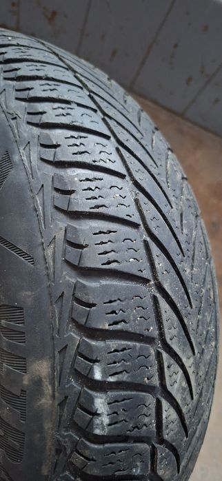 Хорошая резина  лежит без дела