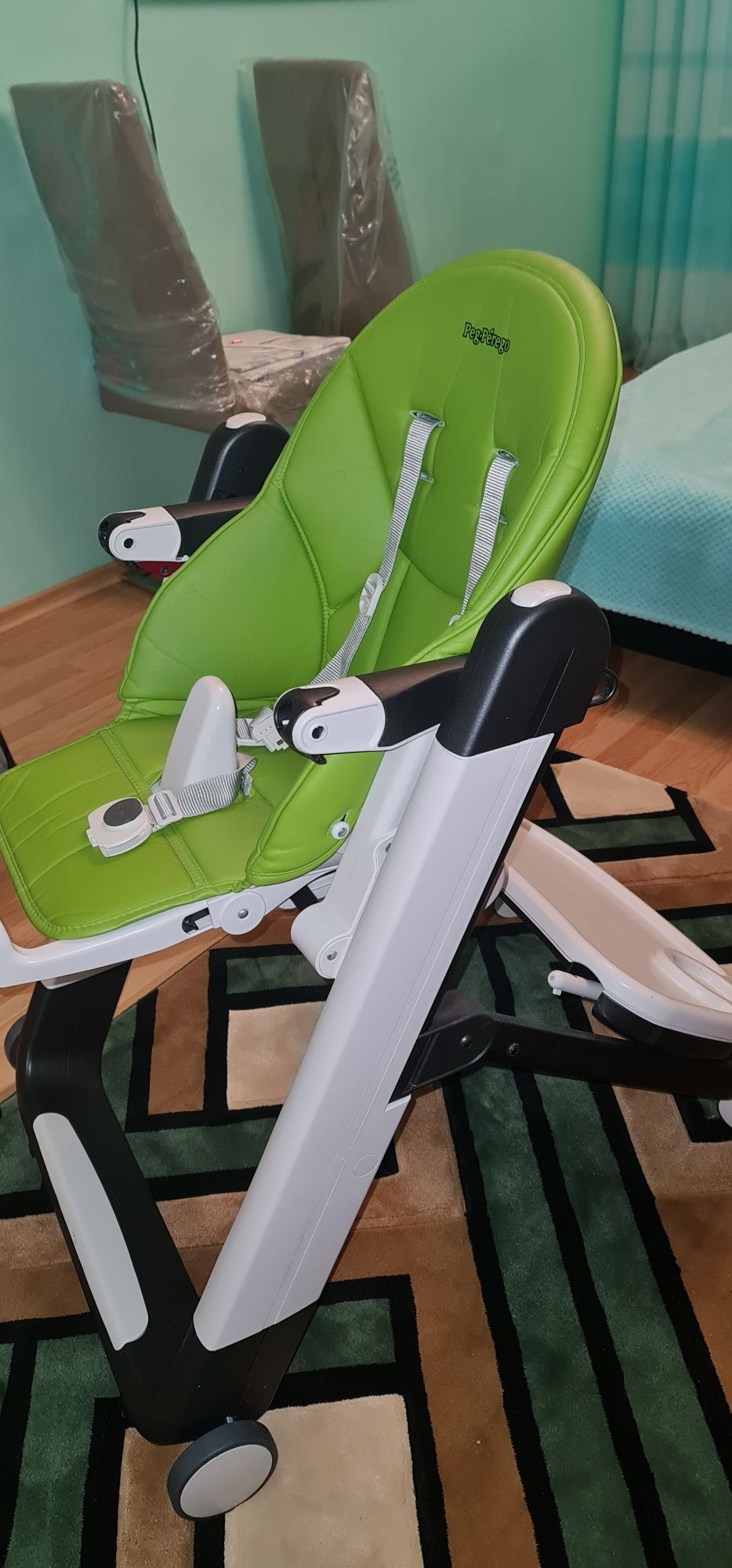 Стульчик для кормления  Peg perego