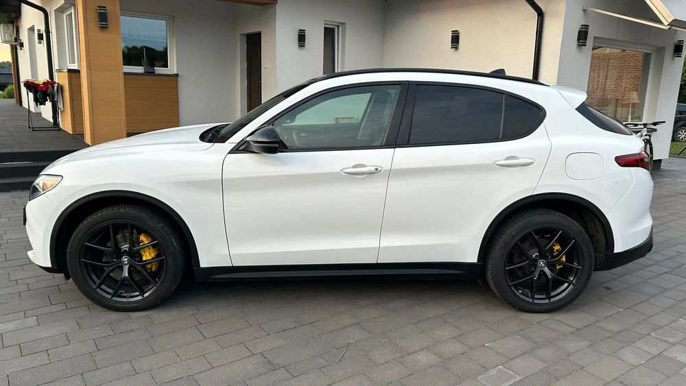 Alfa Romeo Stelvio zadbany super wyglad faktura