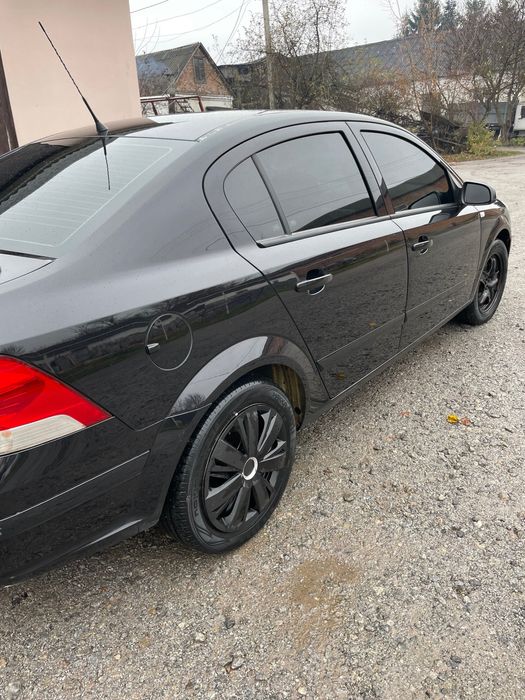 Автомобіль Опель Астра