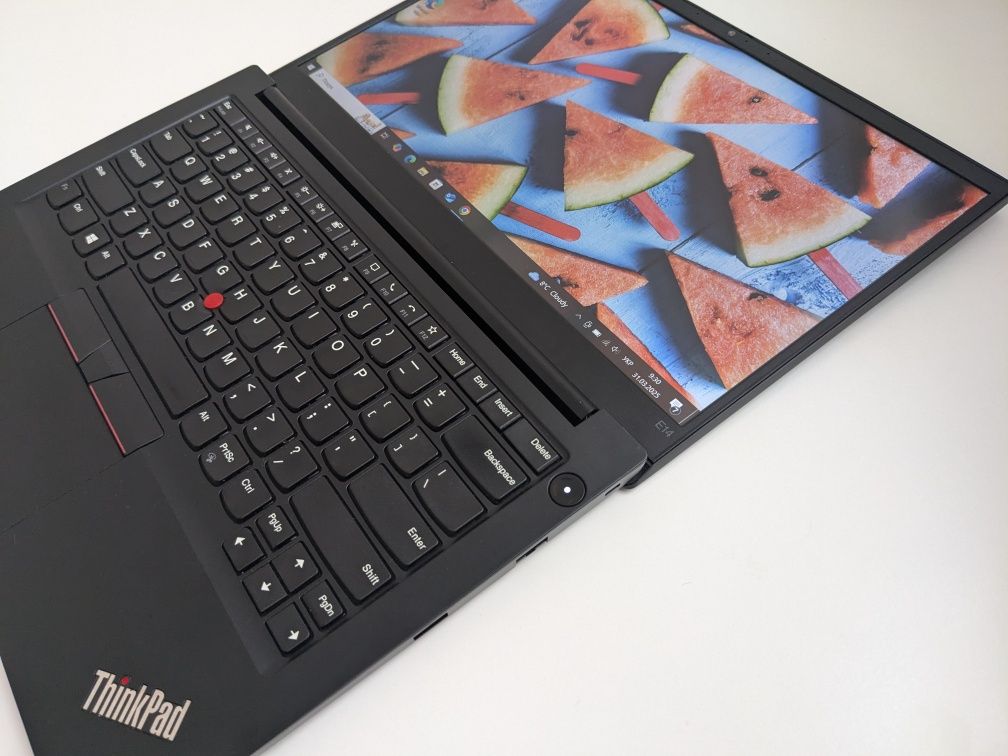 Тонкий ноутбук Lenovo Thinkpad E14 Gen 2/14"IPS/16/256/Ryzen Pro 5