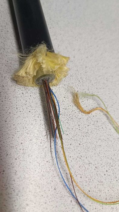 Оптоволокно кабель Е9/125 одномодовий на 16/32 волокна. Діелектричний.