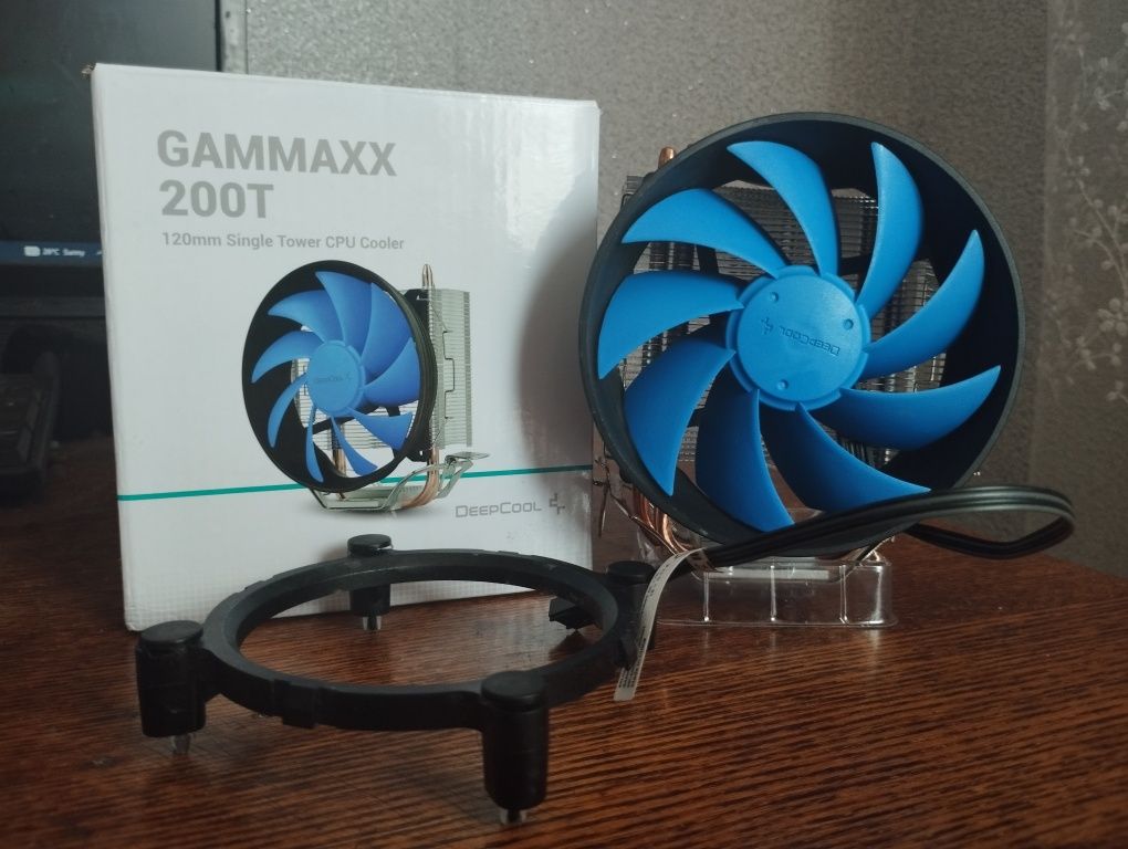 Продам кулер DeepCool 200T