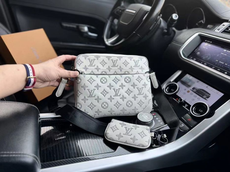 Сумка Louis Vuitton мужская через плечо серая мессенджер планшетка