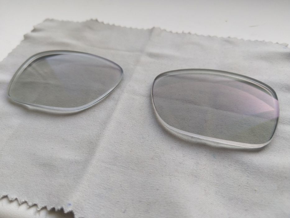Оптичні лінзи для окулярів сонцезахисні Essilor Transition gen8