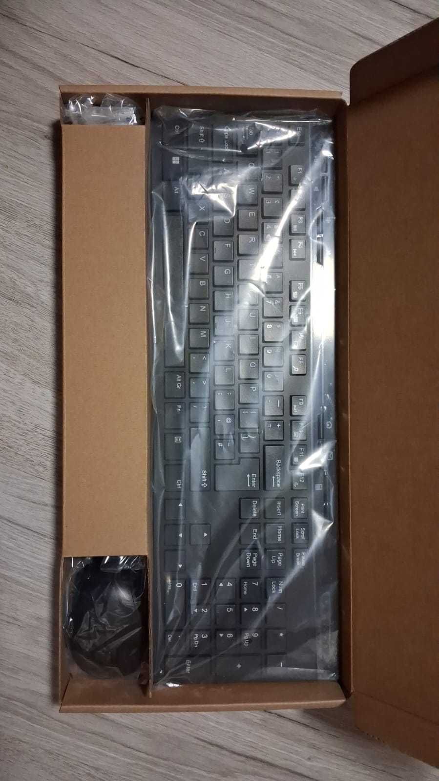 Amazon Basics Bezprzewodowa klawiatura i mysz Combo