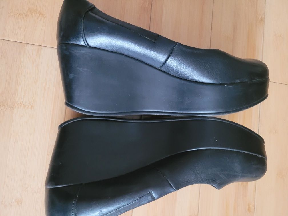 Karino półbuty roz. 39 wkładka 26 cm skóra naturalna. 2 cm platforma