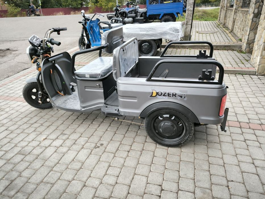 Електротрицикл DOZER Model 6