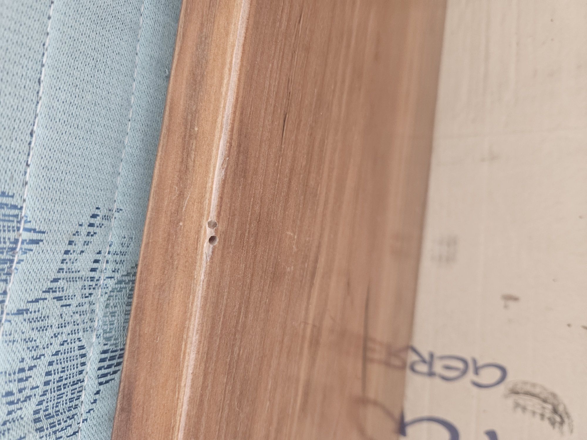 Cama corpo e meio de madeira com colchao