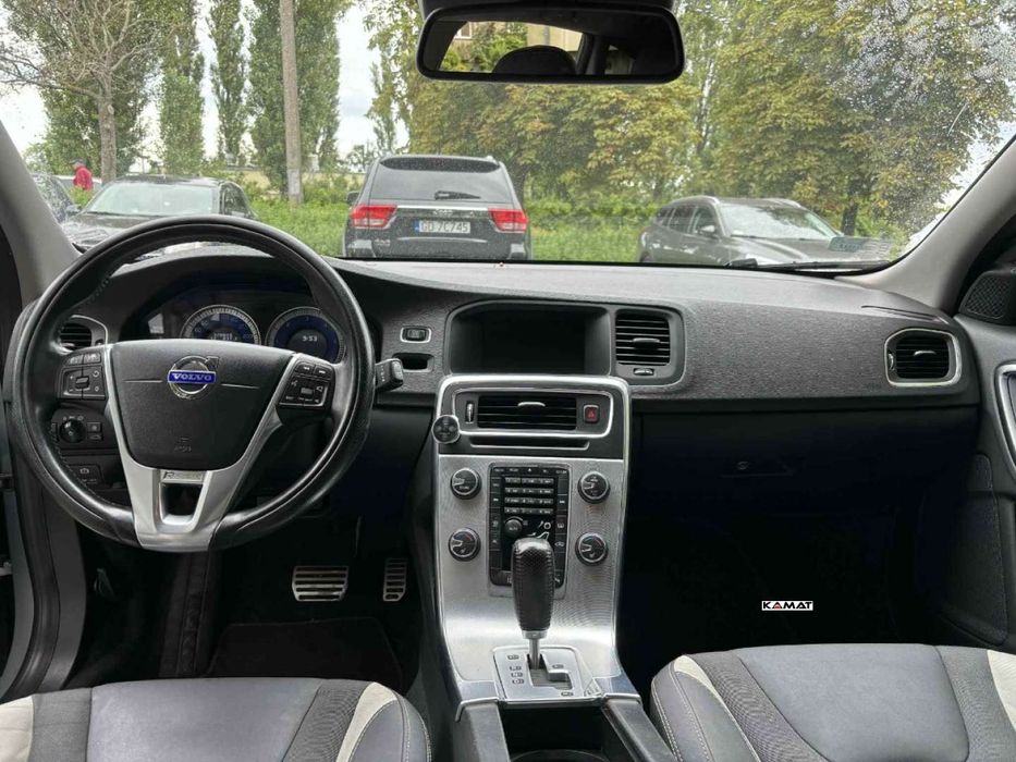Volvo V60 R-design 2,0 diesel 5 cylindrów Automat Zamiana
