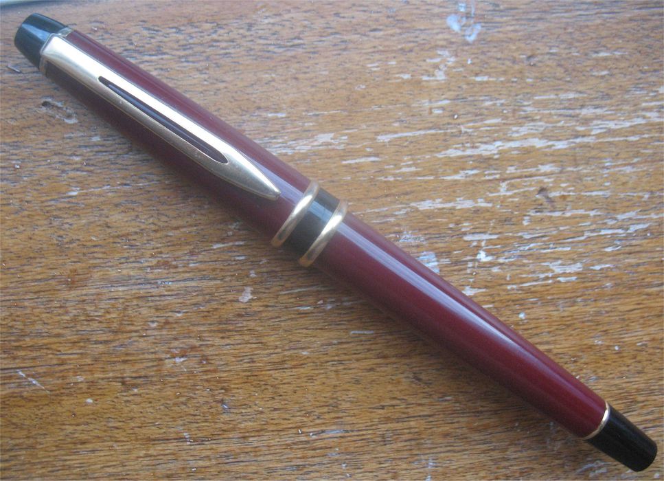 Caneta de Tinta Permanente Antiga com Aparo de Fabrico Alemão