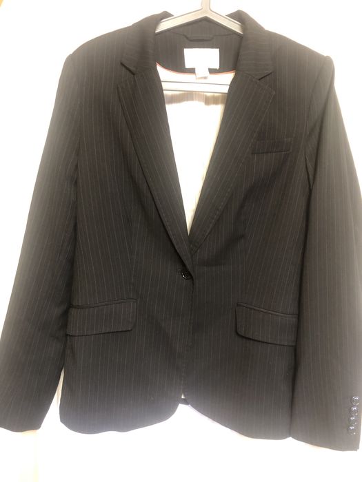 Жіночий класичний костюм марки H&M