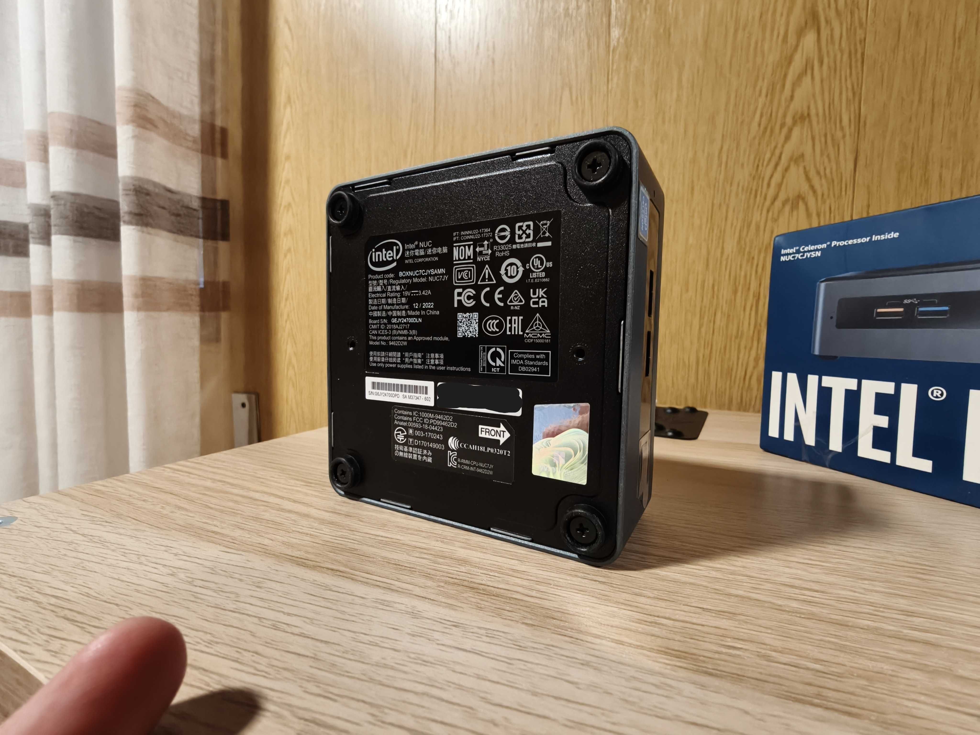 Intel Nuc NUC7JY