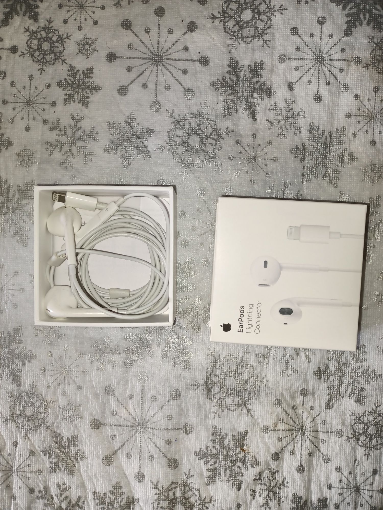 Продам наушники apple(проводные)