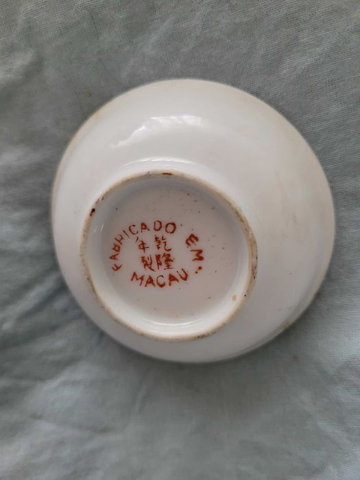 tijela pequenina chinesa galo de macau