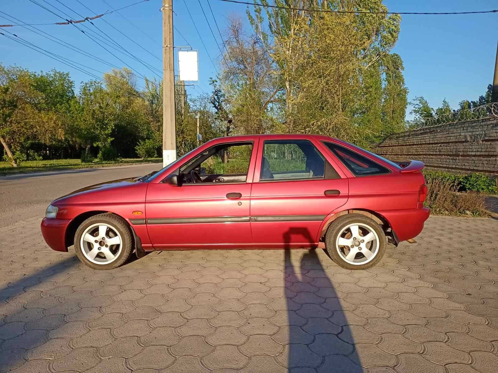 Продам Форд Ескорт 95г.в  1.8TDI