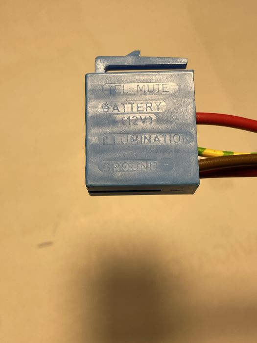 Adaptadores/terminais autorádio DIN