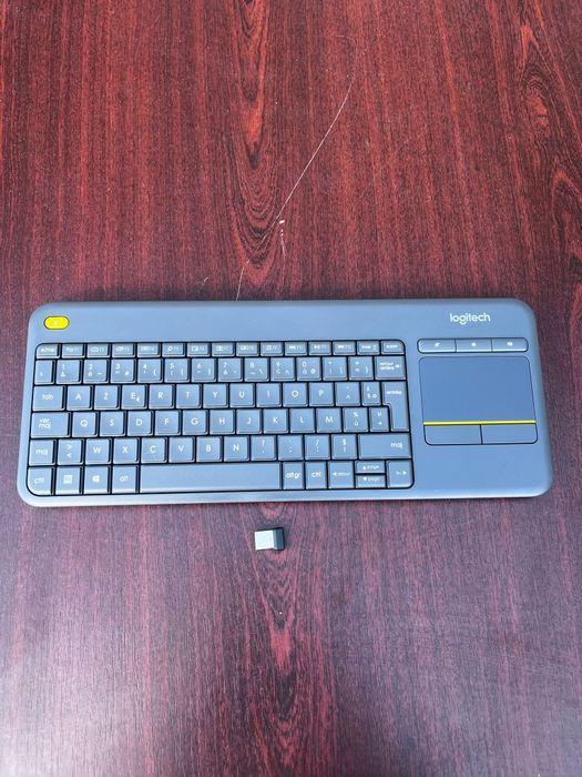 Klawiatura Logitech K400 Plus z touchpadem – bezprzewodowa, nowa
