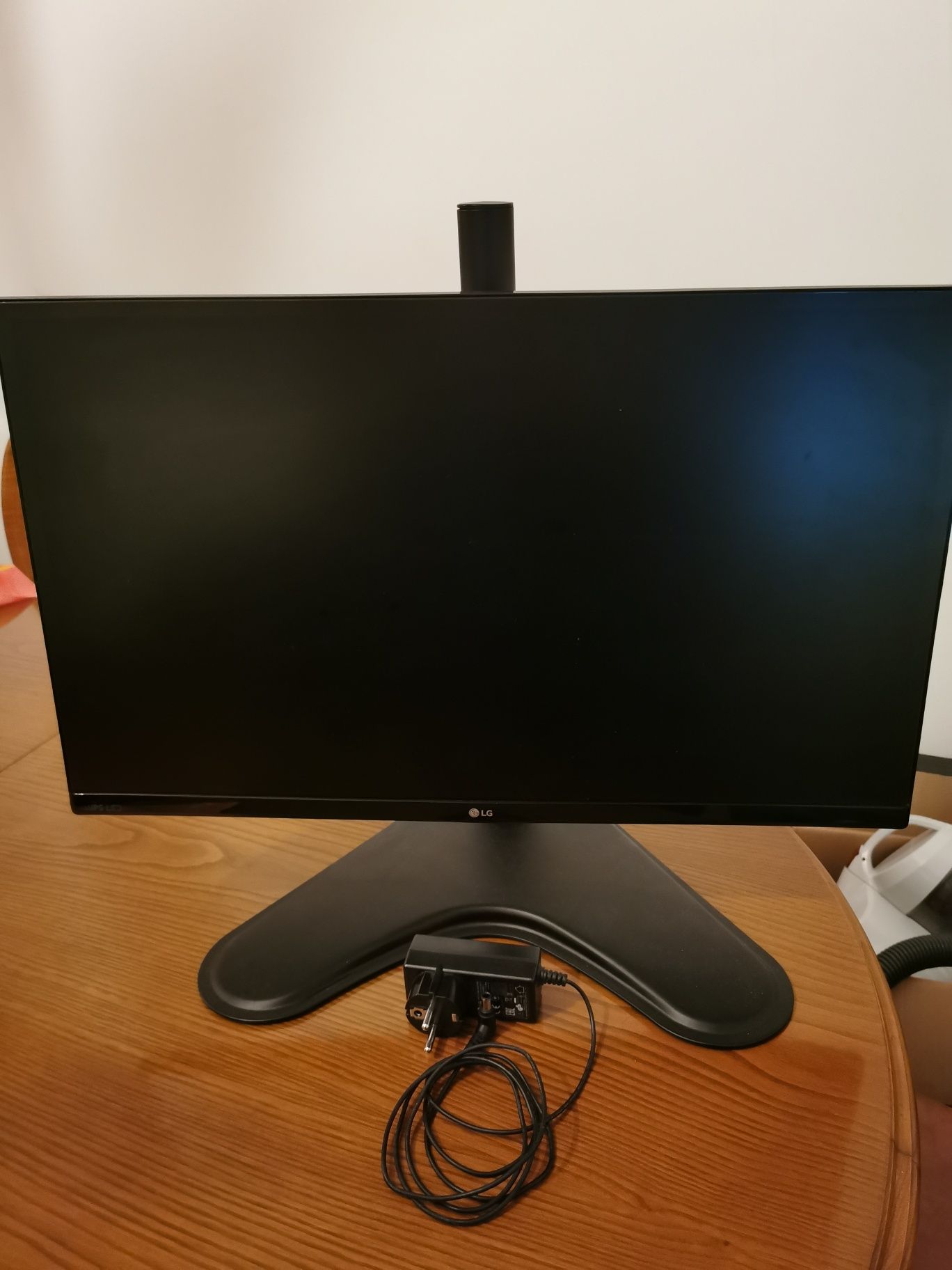 Monitor IPS 60hz LG + braço