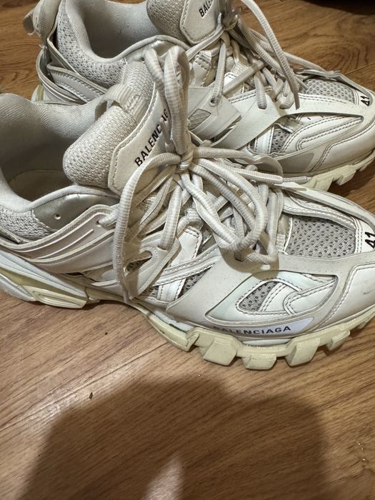 Balenciaga track 1